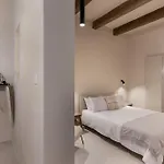 Historic - Super Location Near Valletta Ferry Apartment