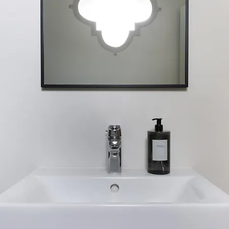 Historic - Super Location Near Valletta Ferry アパート Cospicua