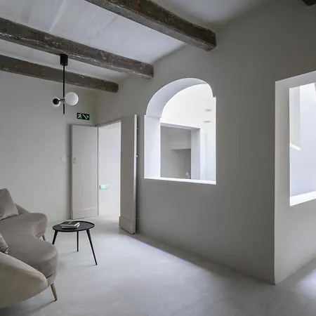 Historic - Super Location Near Valletta Ferry 아파트 *