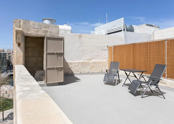 Historic - Super Location Near Valletta Ferry Апартаменты *