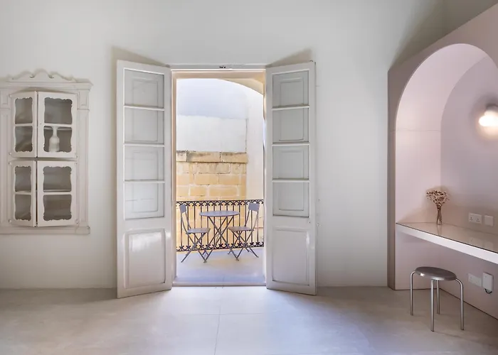 Historic - Super Location Near Valletta Ferry Апартаменты